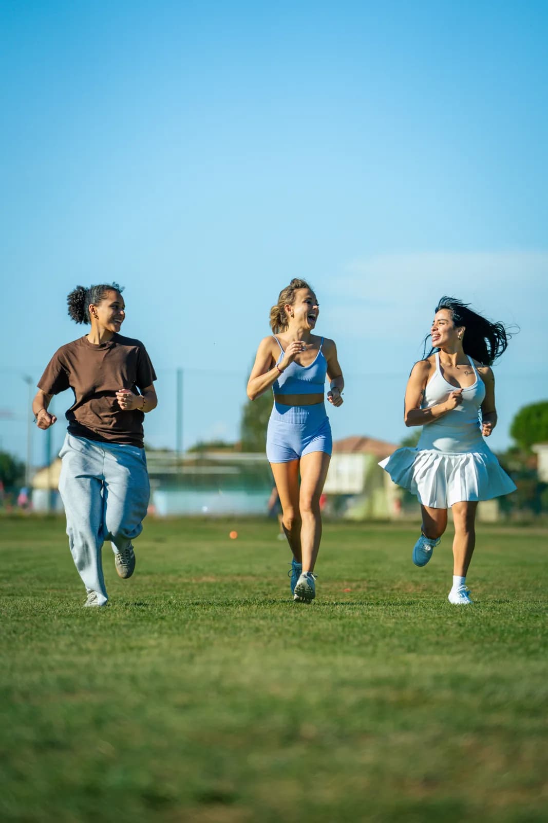 Courir ensemble, sourire compris
